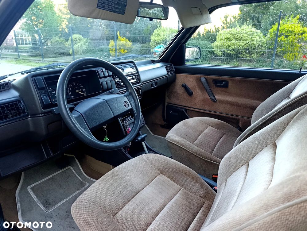 Volkswagen Golf - 10