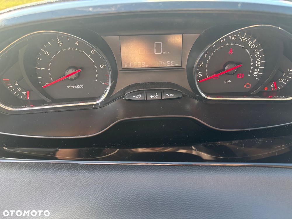 Peugeot 208 1.2 PureTech Active - 6