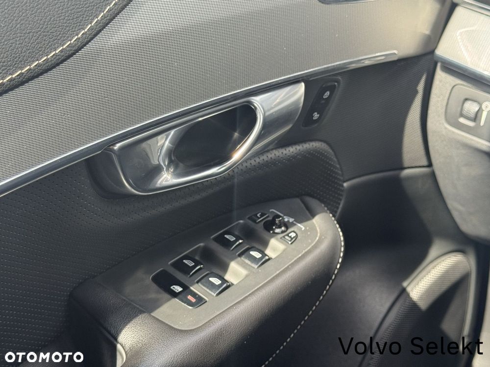 Volvo XC 90 - 35