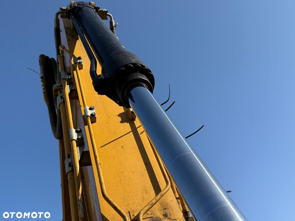 Caterpillar 323 - 17