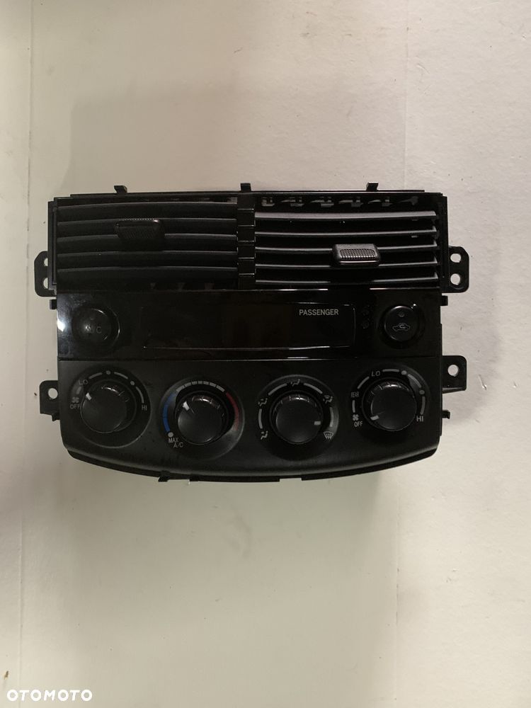 Panel klimatyzacji Toyota Sienna 03-10r. - 1