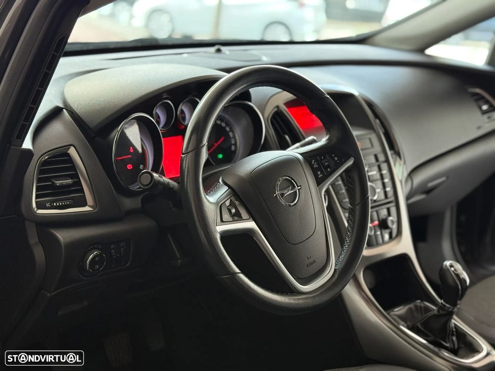 Opel Astra 1.7 CDTi Cosmo - 11