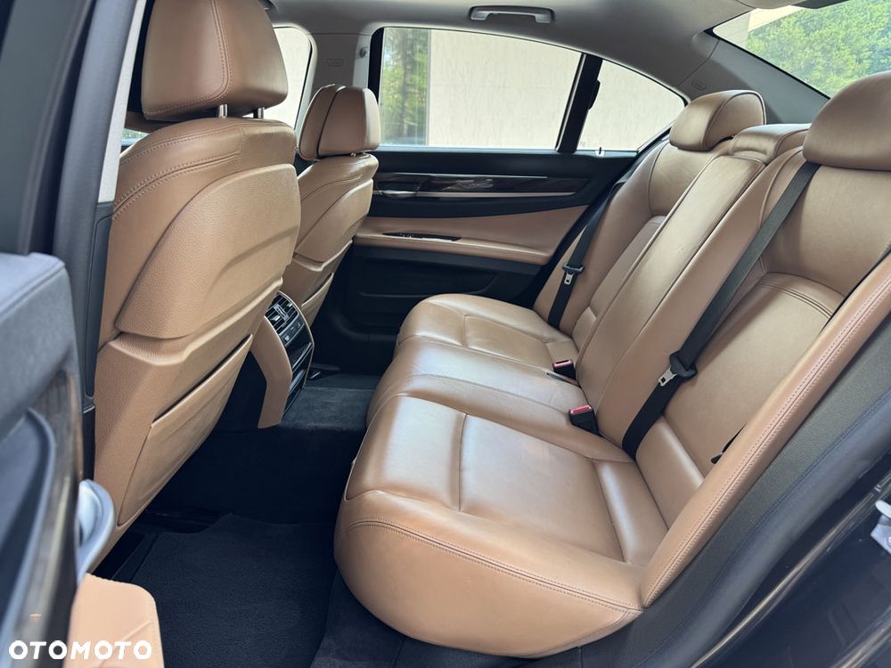 BMW Seria 7 740d xDrive Edition Exclusive - 31