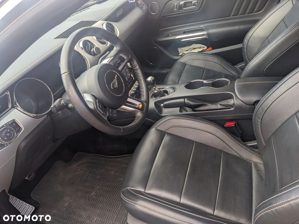 Ford Mustang 5.0 V8 Black Edition - 10