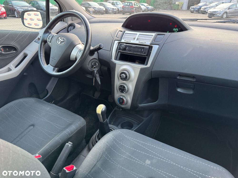 Toyota Yaris 1.3 VVT-i Sol - 7