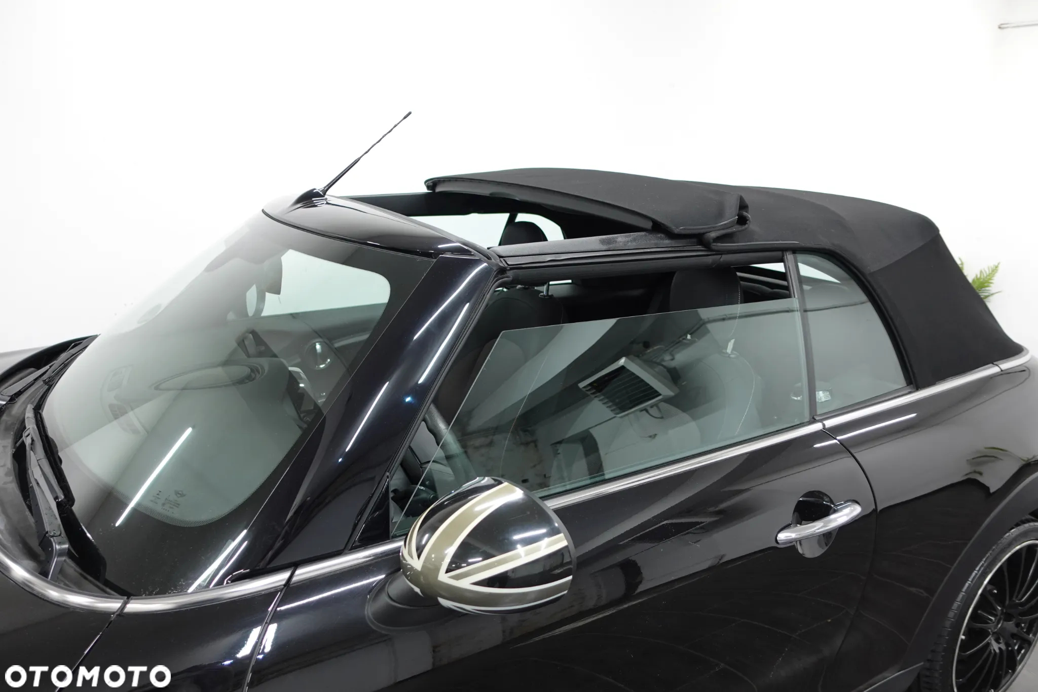 MINI ONE Cabrio - 5