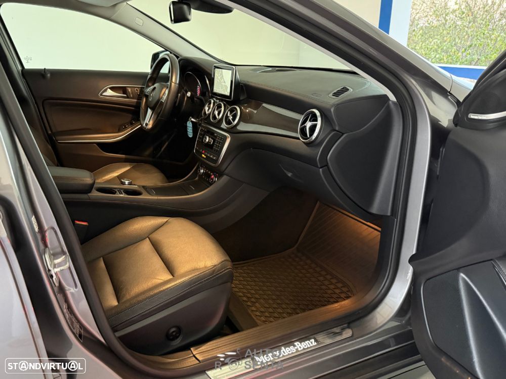 Mercedes-Benz GLA 220 CDi AMG Line 4-Matic - 23