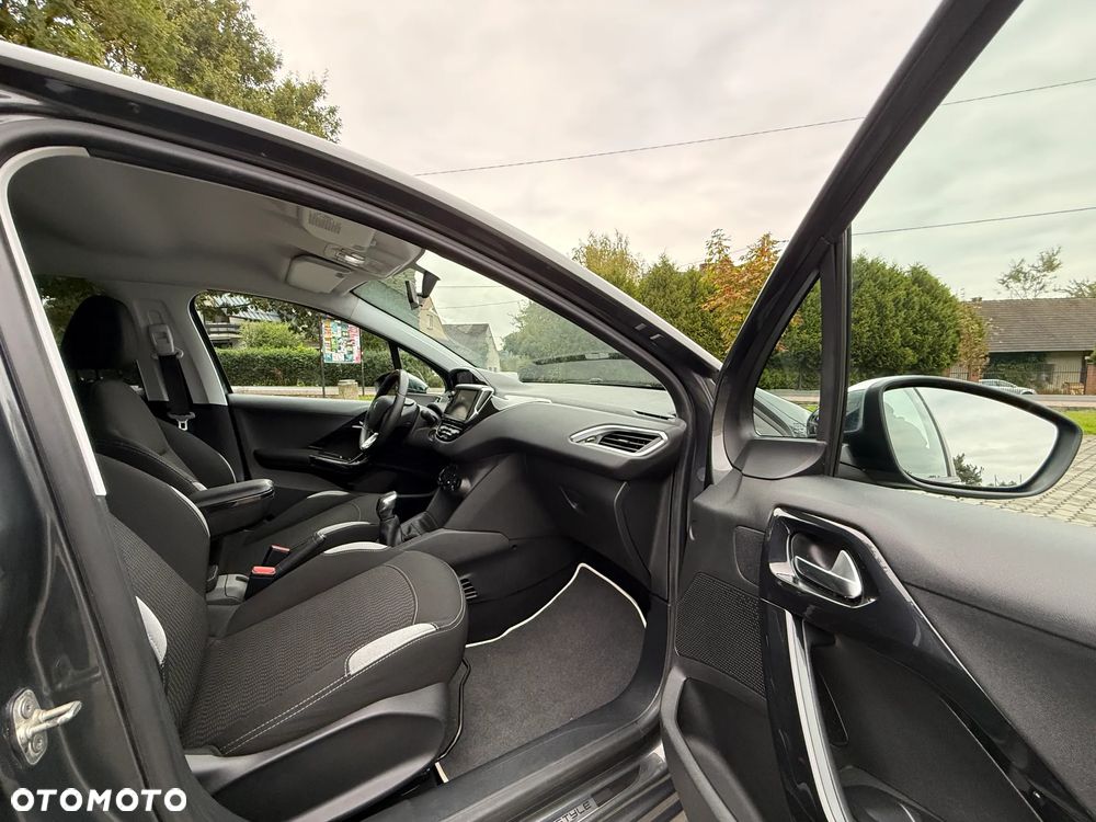 Peugeot 208 1.2 VTi Style - 23