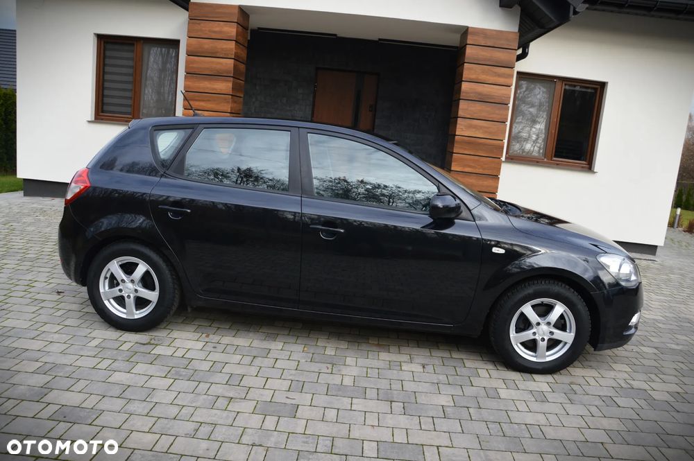 Kia Ceed 1.4 CVVT Dream-Team Edition - 5