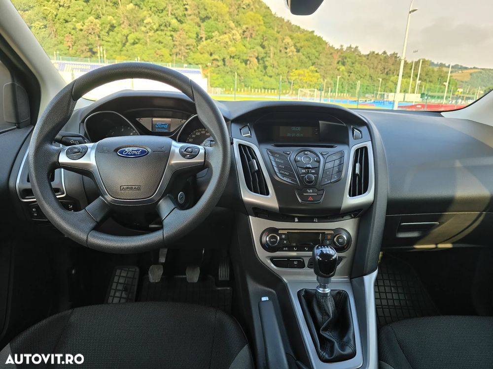 Ford Focus - 8