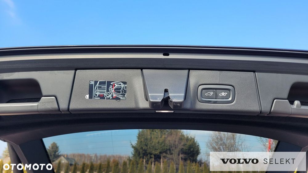 Volvo V90 Cross Country - 19