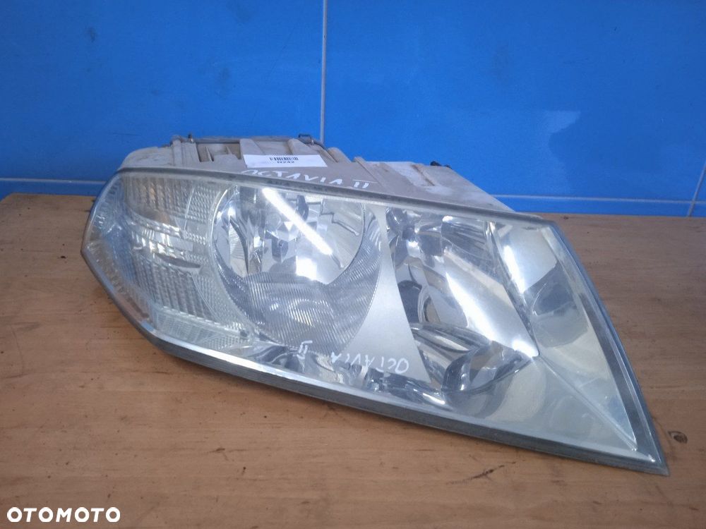 Lampa Lewa Przednia Skoda Octavia II - 1