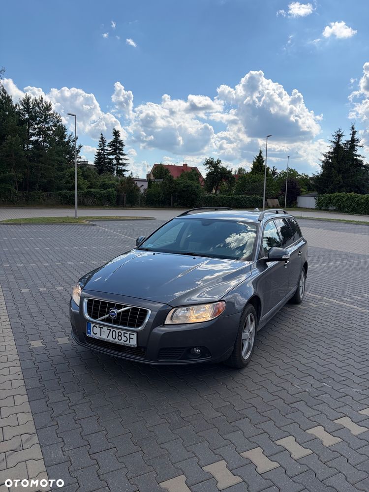 Volvo V70 2.0 Momentum - 1