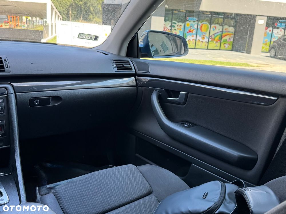 Audi A4 Limousine - 10