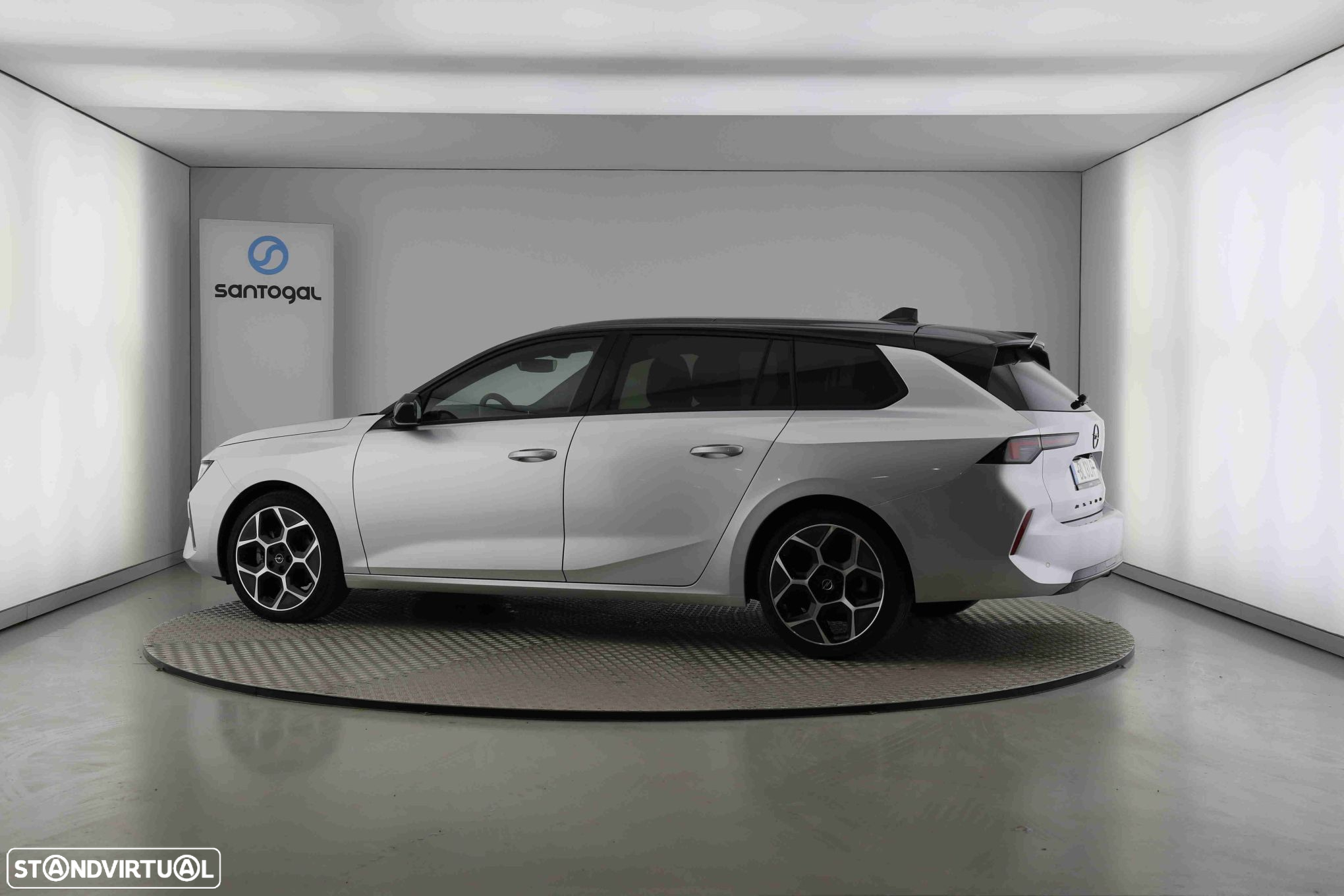 Opel Astra 1.2 T GS - 5