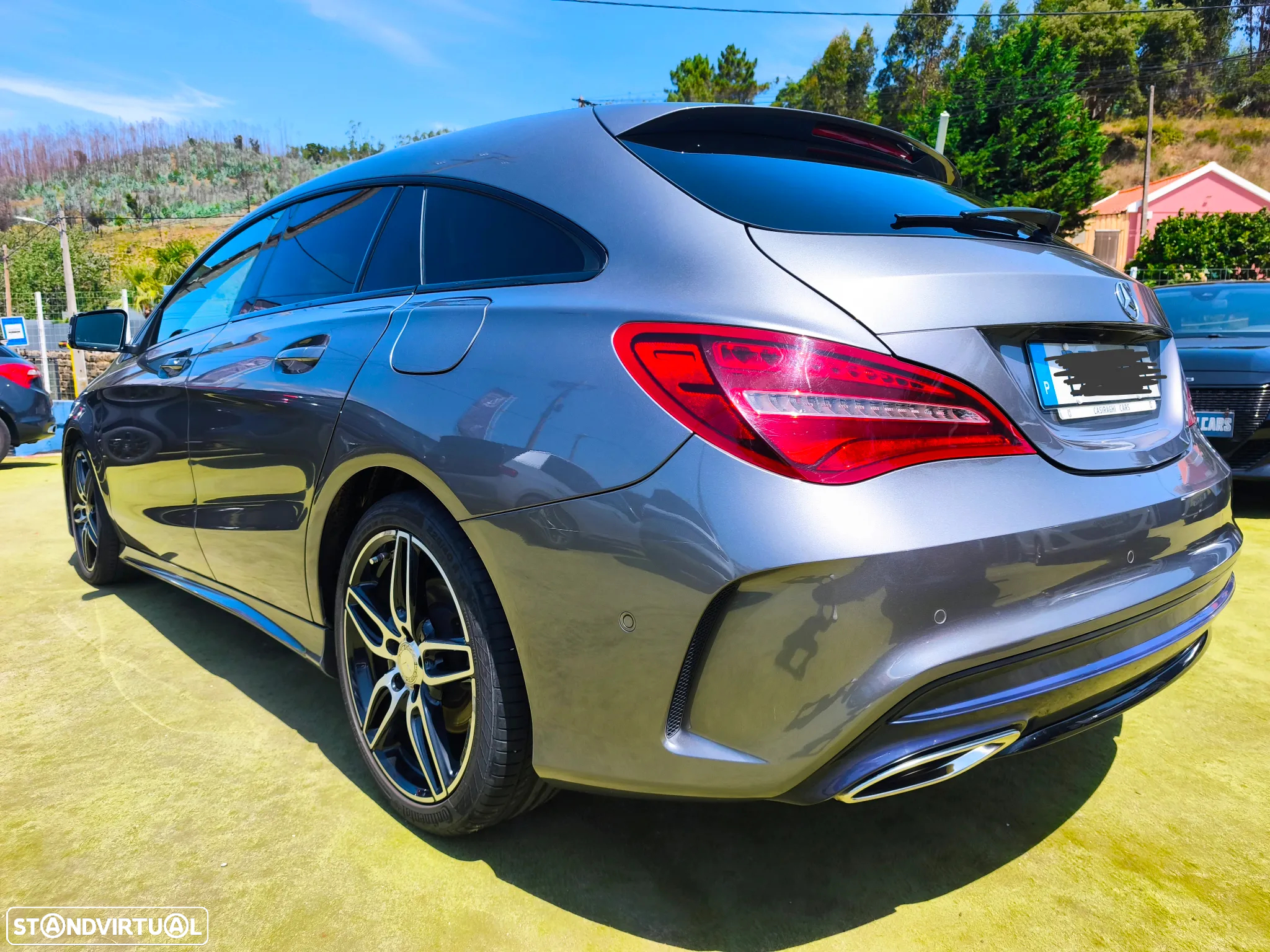 Mercedes-Benz CLA 200 d Shooting Brake AMG Line - 2