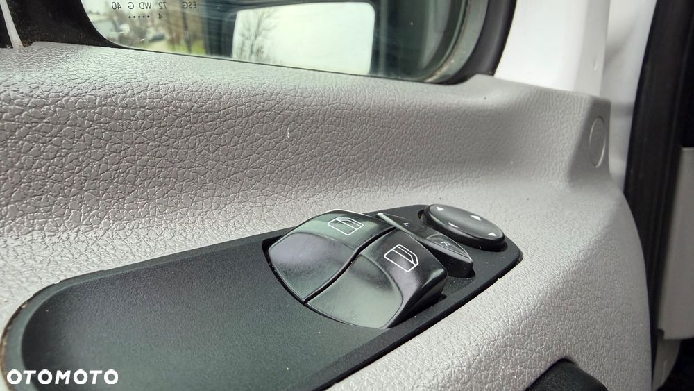 Mercedes-Benz Sprinter - 24