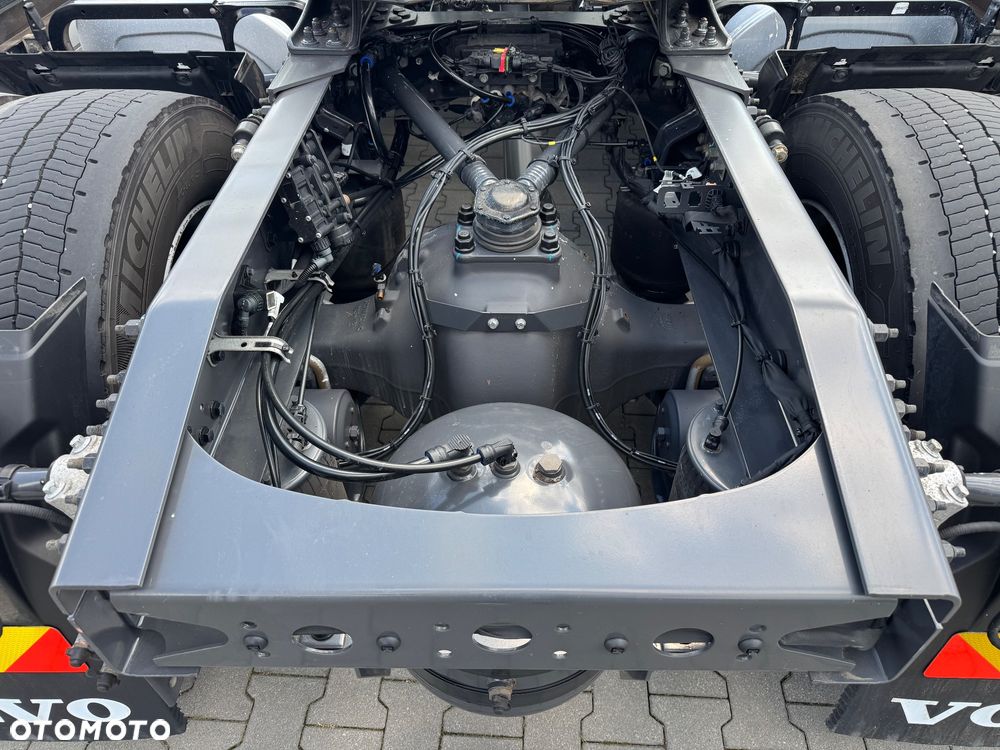 Volvo FM FH 500 Euro6 Full Led z kurierki Import France - 10