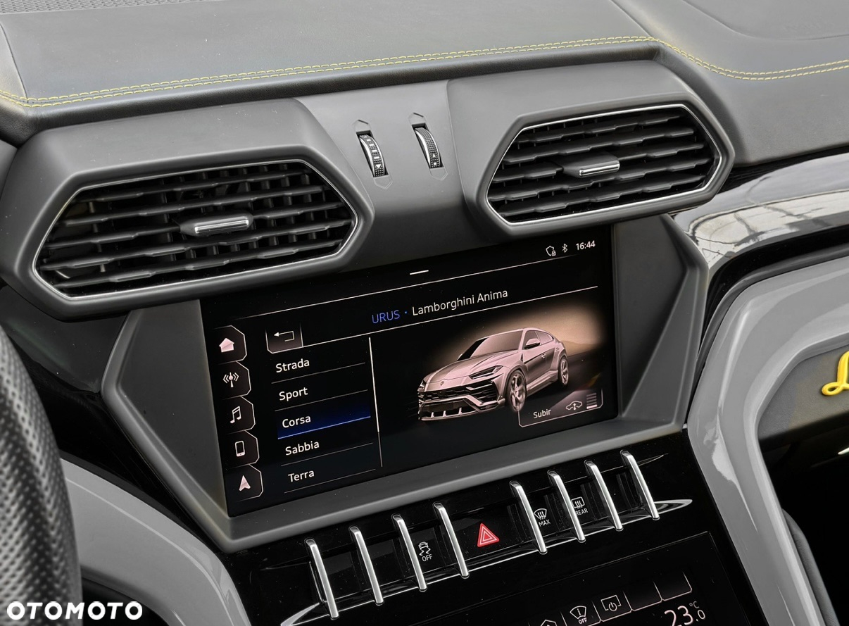 Lamborghini Urus - 23
