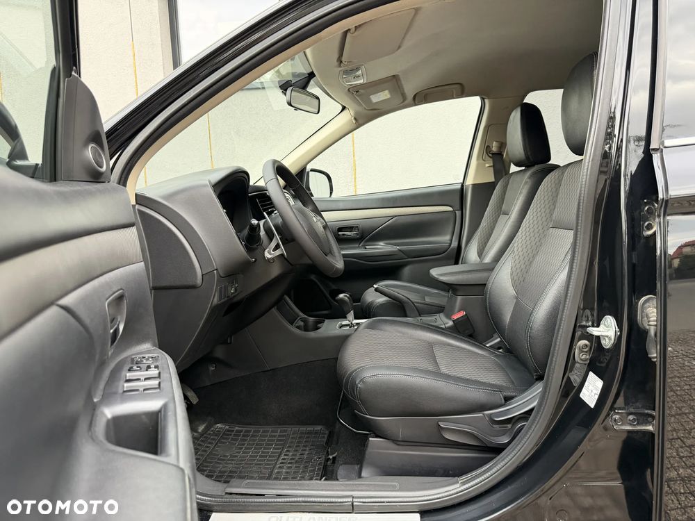 Mitsubishi Outlander 2.0 Intense + 4WD CVT - 9
