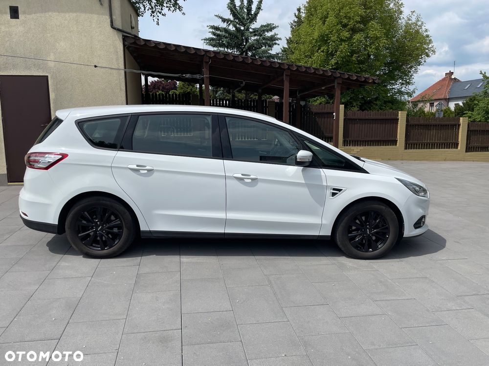 Ford S-Max - 11