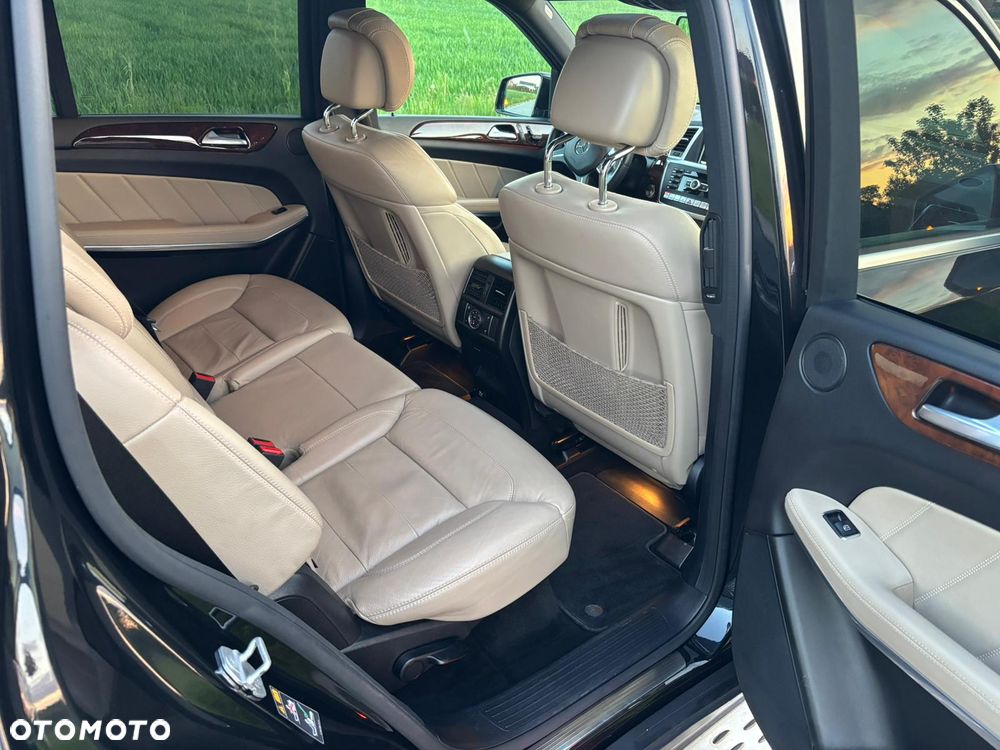 Mercedes-Benz GL 350 BlueTEC 4-Matic - 11