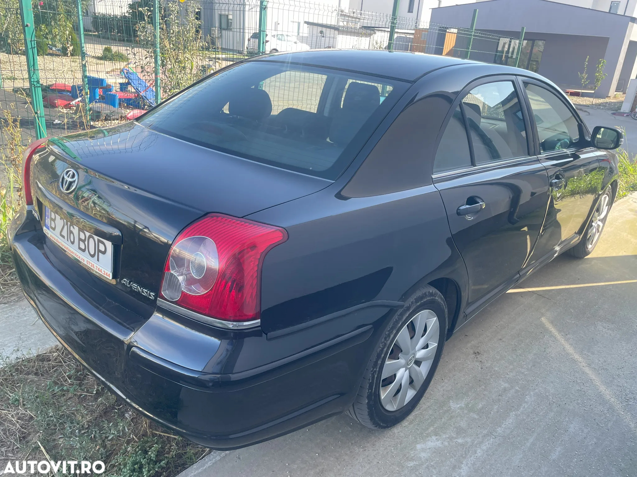 Toyota Avensis - 9