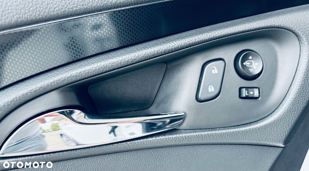 Opel Insignia - 24