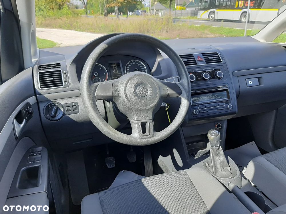 Volkswagen Touran - 13