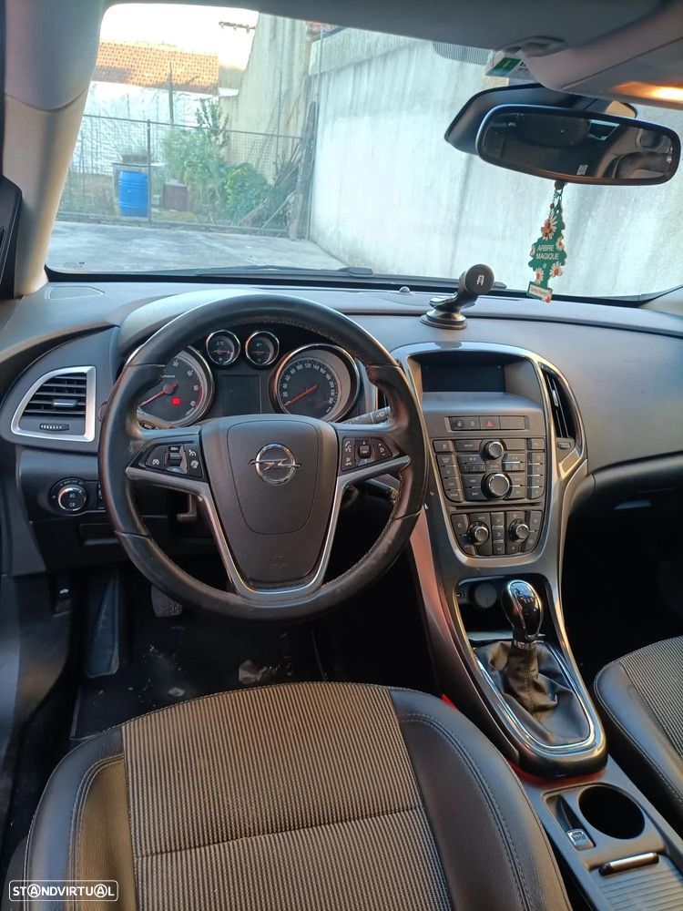 Opel Astra Sports Tourer - 1