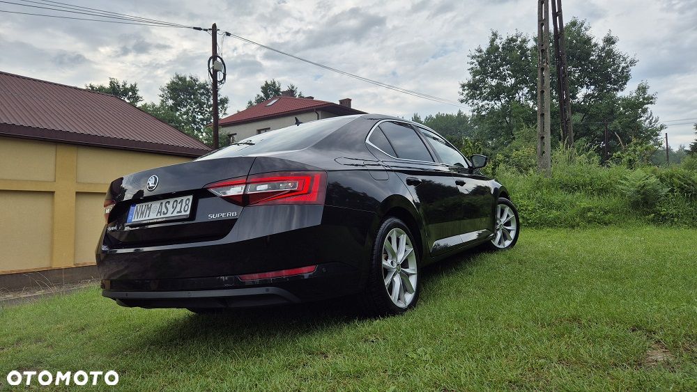 Skoda Superb 2.0 TDI Sportline DSG - 18