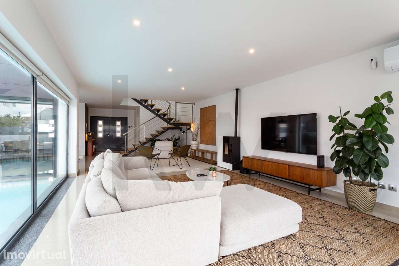 Luxuosa Moradia | Totalmente Mobilada | Samouco - Grande imagem: 4/60