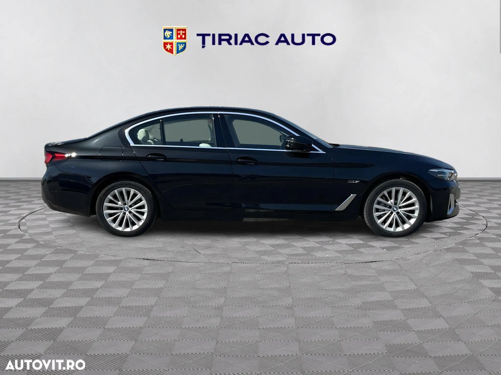 BMW Seria 5 530e Aut. Luxury Line - 9