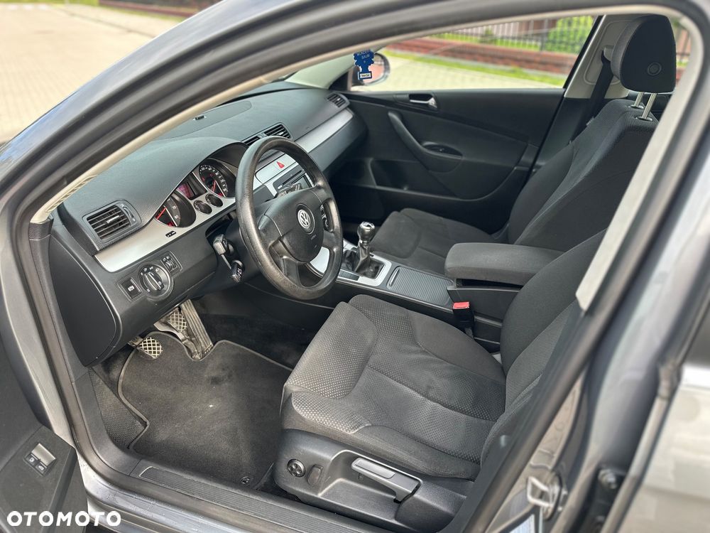 Volkswagen Passat - 28