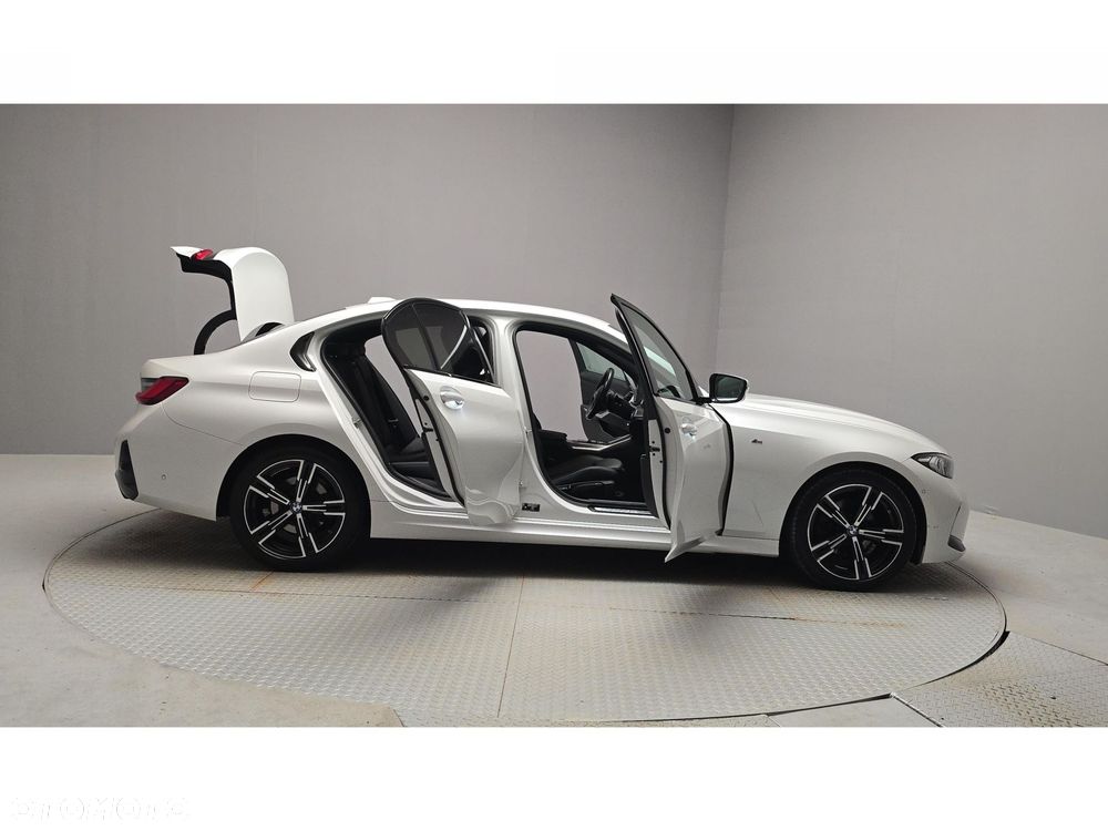 BMW Seria 3 320d xDrive M Sport - 11