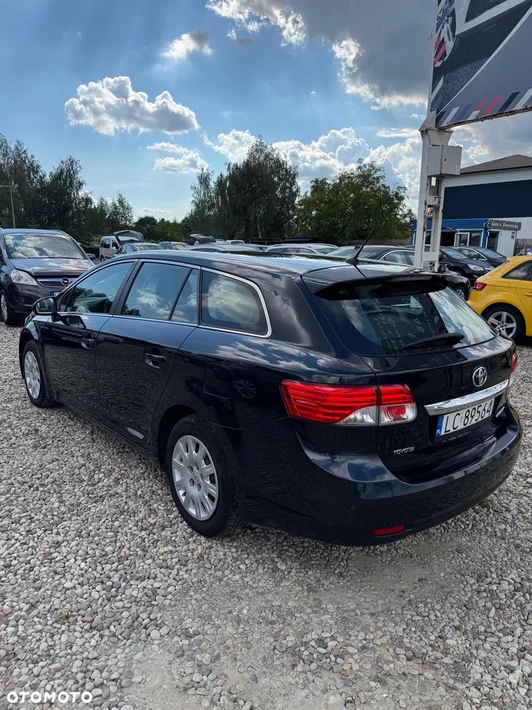 Toyota Avensis 2.0 D-4D Premium - 4