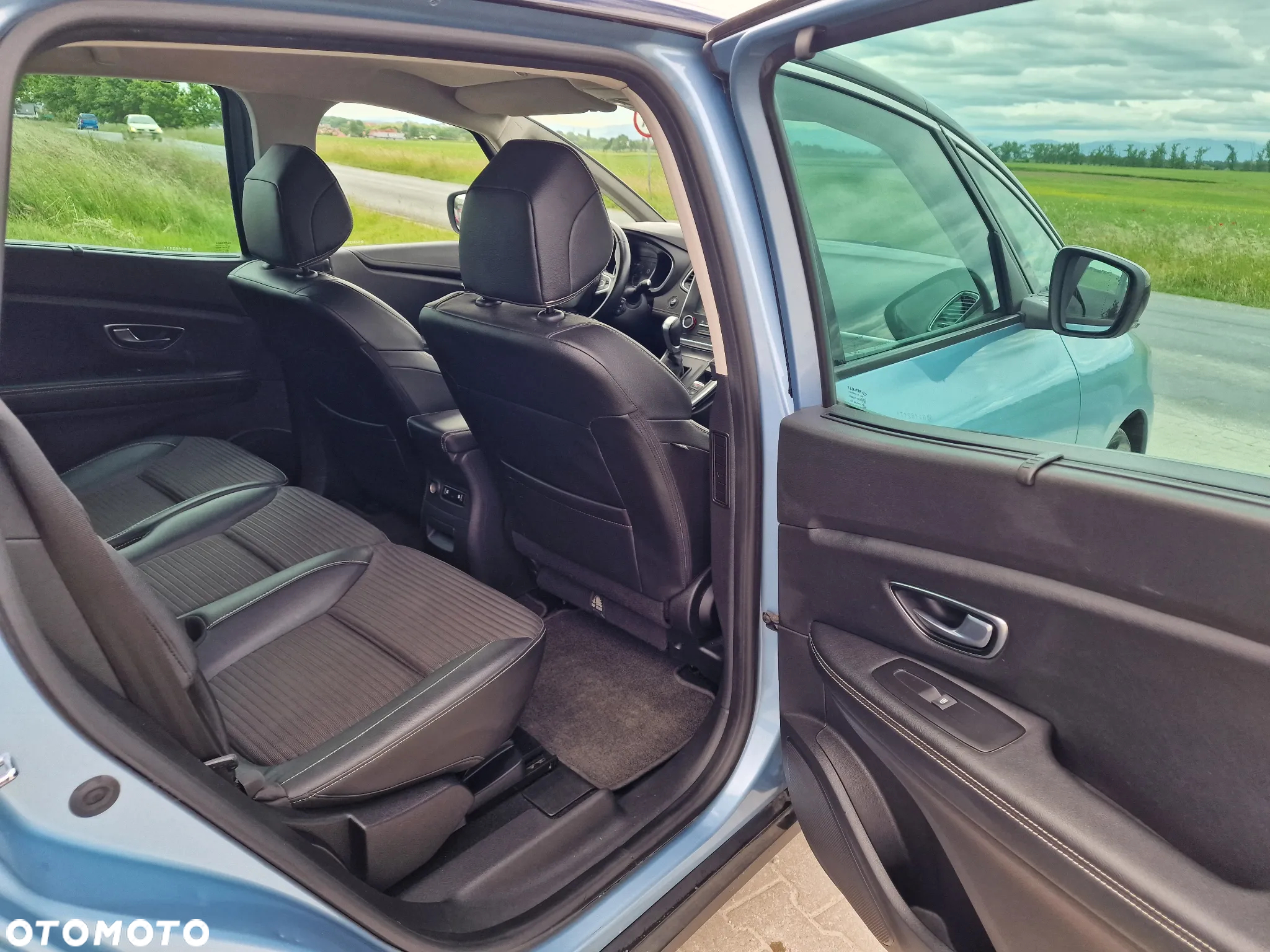 Renault Scenic BLUE dCi 120 EDC LIMITED - 28
