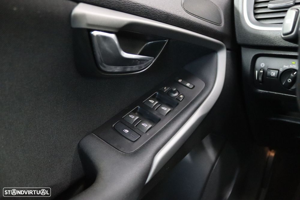 Volvo V40 D2 Kinetic - 10