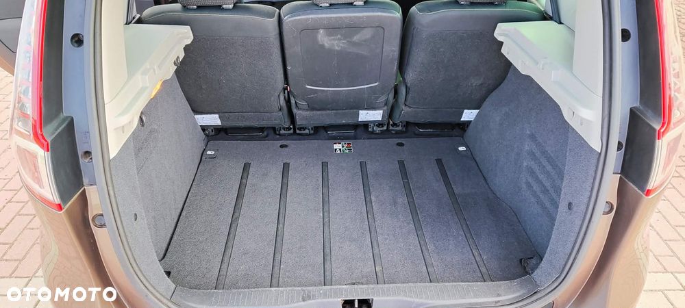 Renault Scenic - 16