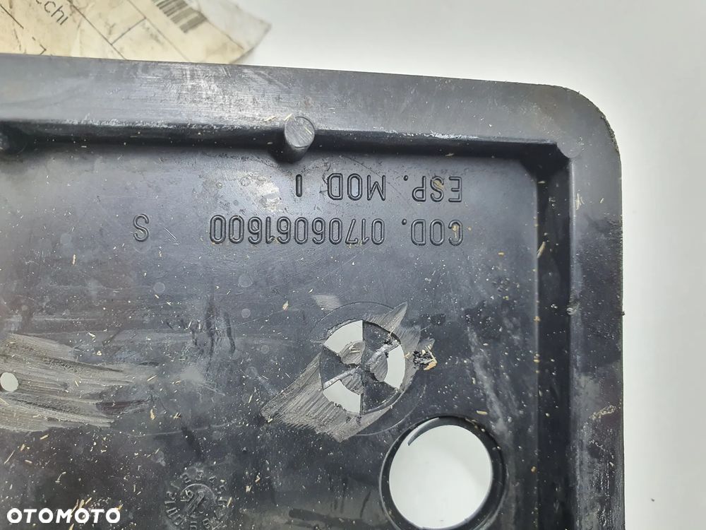 LUSTERKO LEWE  ELEKTRYCZNE  IVECO EUROCARGO - 8