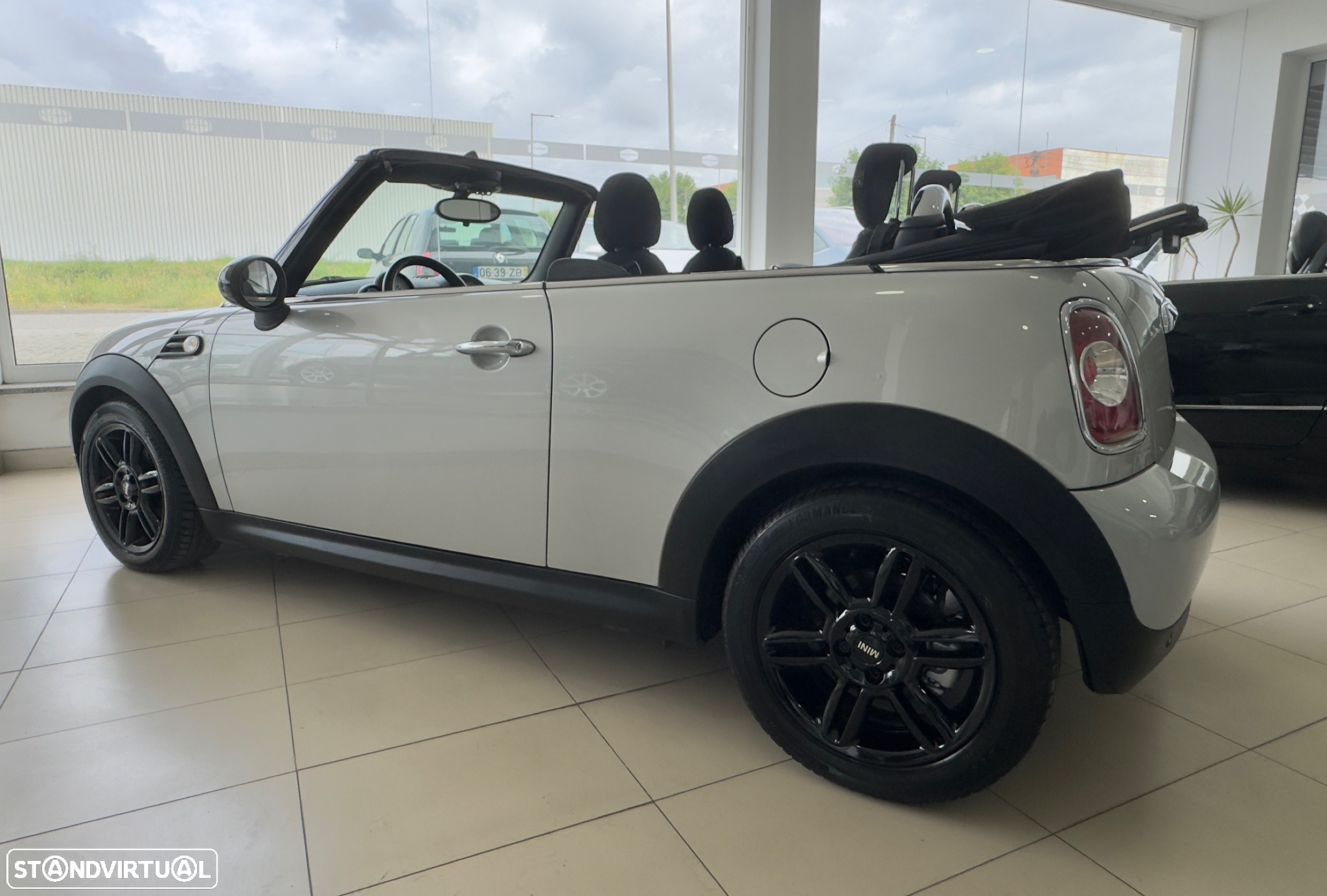 MINI Cabrio Cooper D - 7