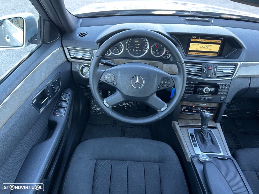 Mercedes-Benz E 250 CGI BlueEFFICIENCY 7G-TRONIC - 15