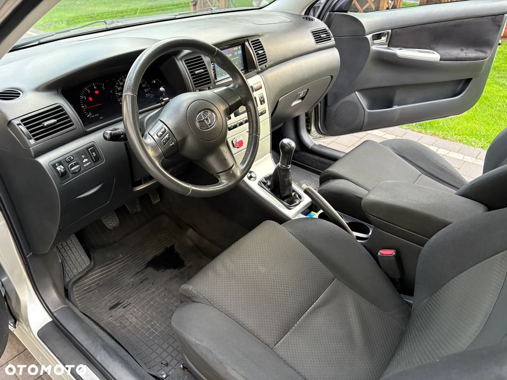 Toyota Corolla 2.0 D-4D Sol (air6) - 16