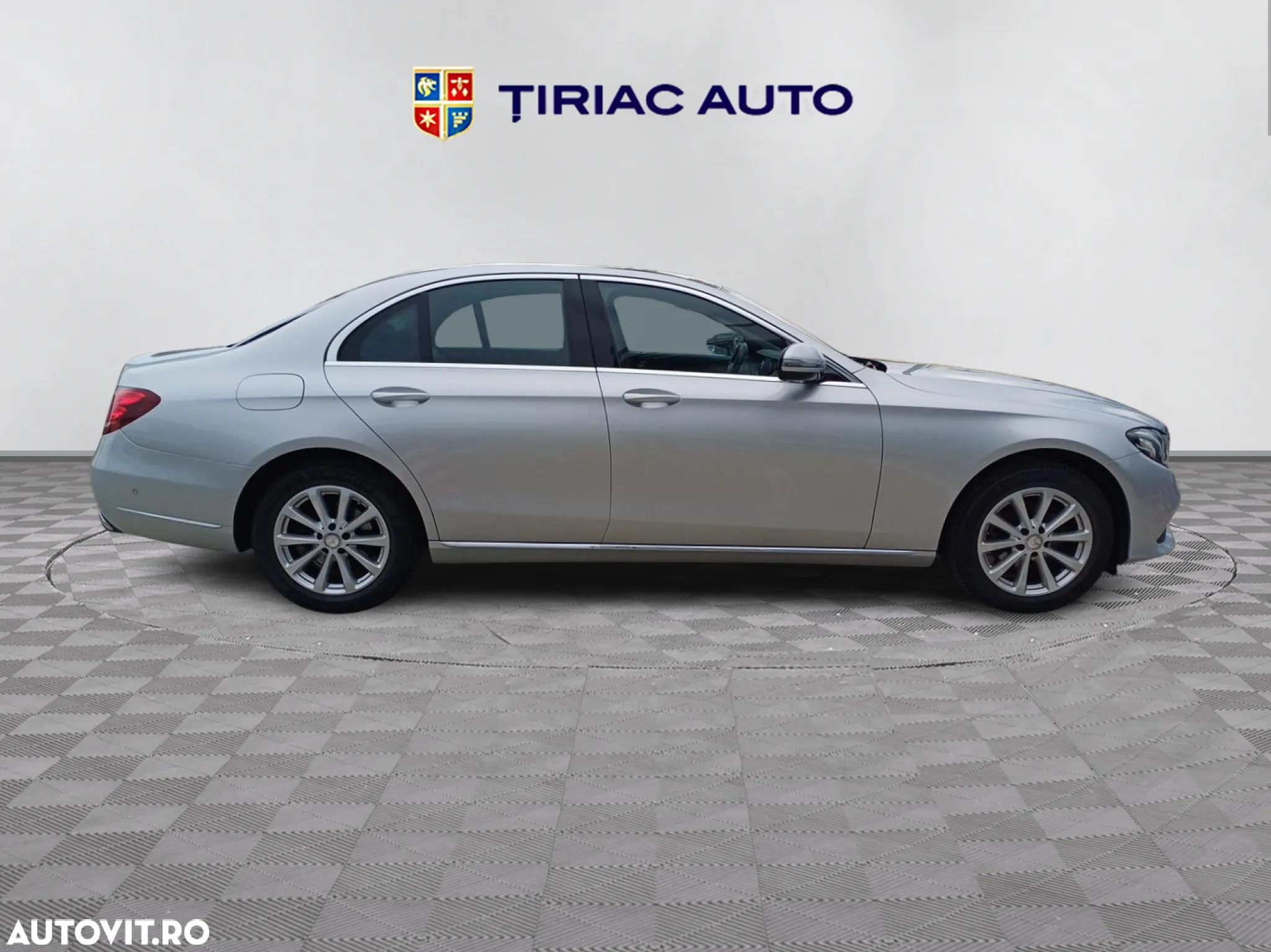 Mercedes-Benz E 200 9G-TRONIC Exclusive - 6