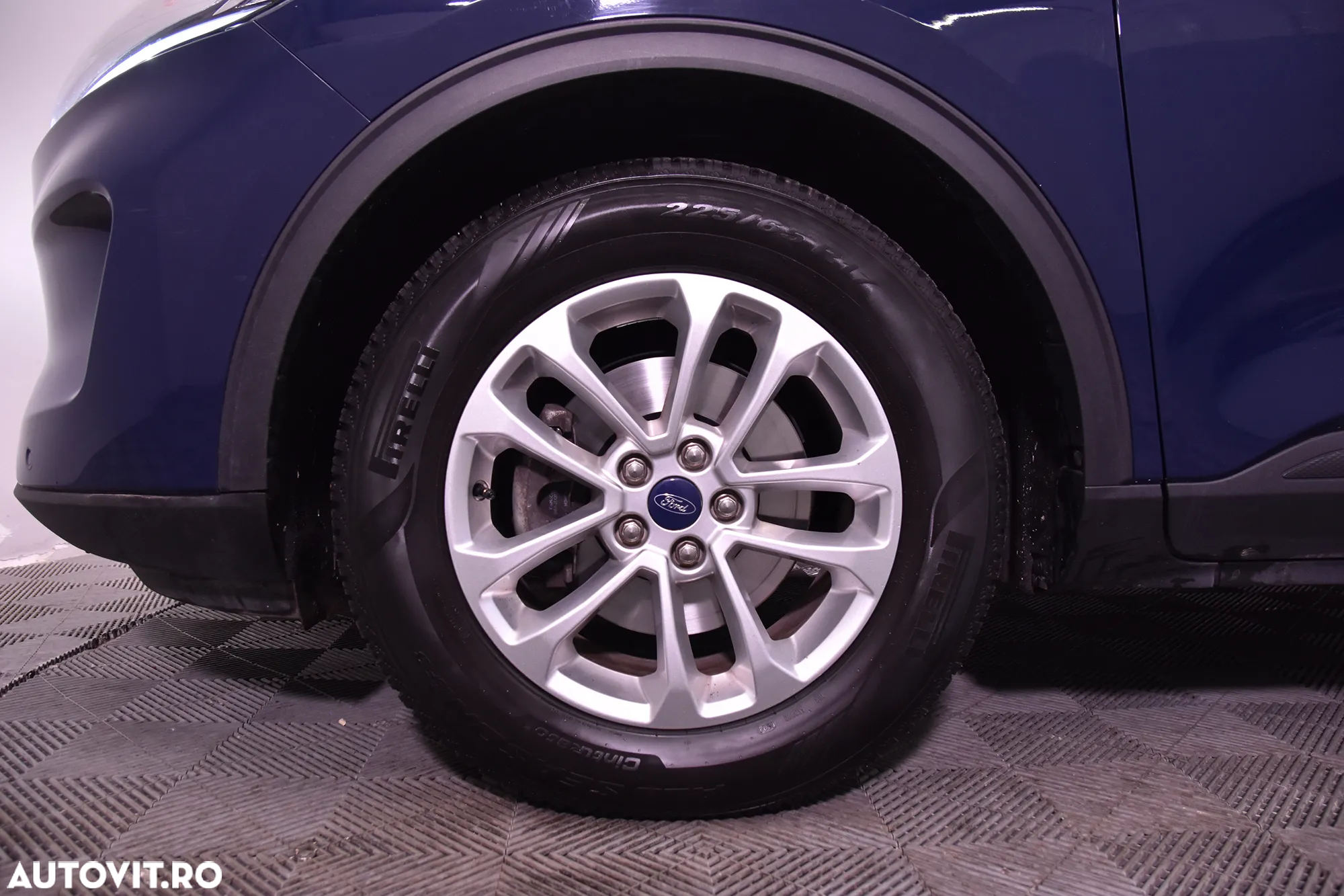 Ford Kuga - 13