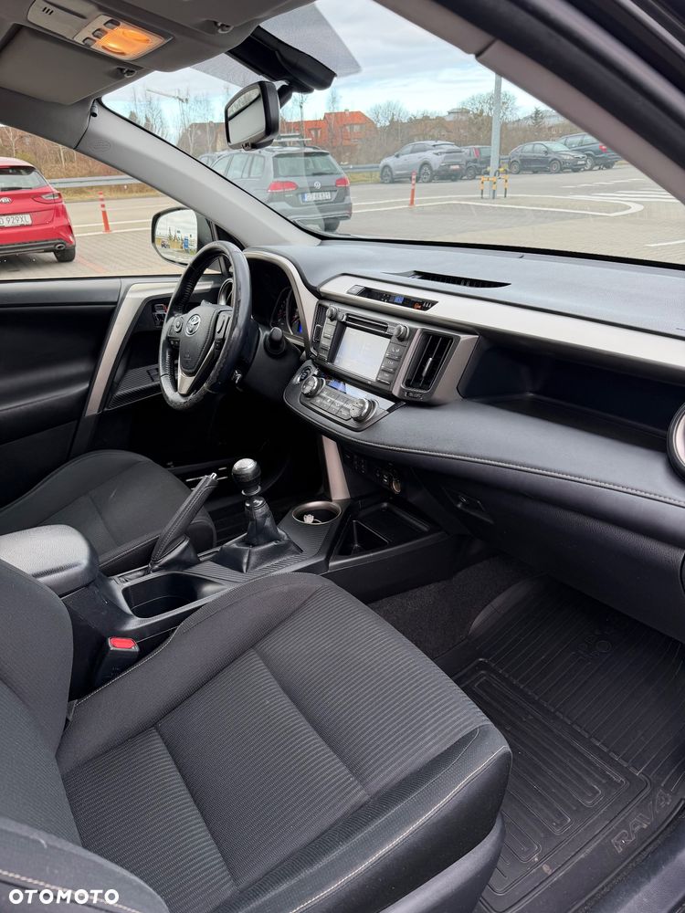 Toyota RAV4 2.0 Premium - 11
