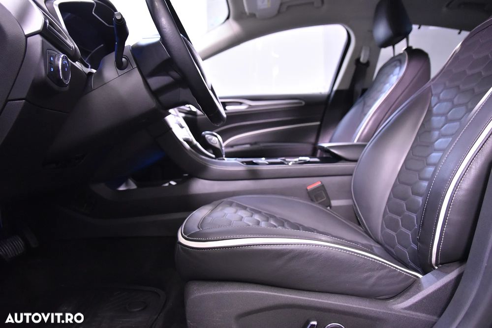 Ford Mondeo 2.0 HEV Vignale - 24