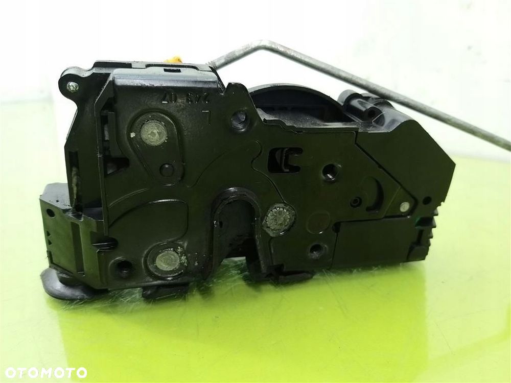 Zamek drzwi tył lewy Chevrolet HHR 2005-2011 - 4