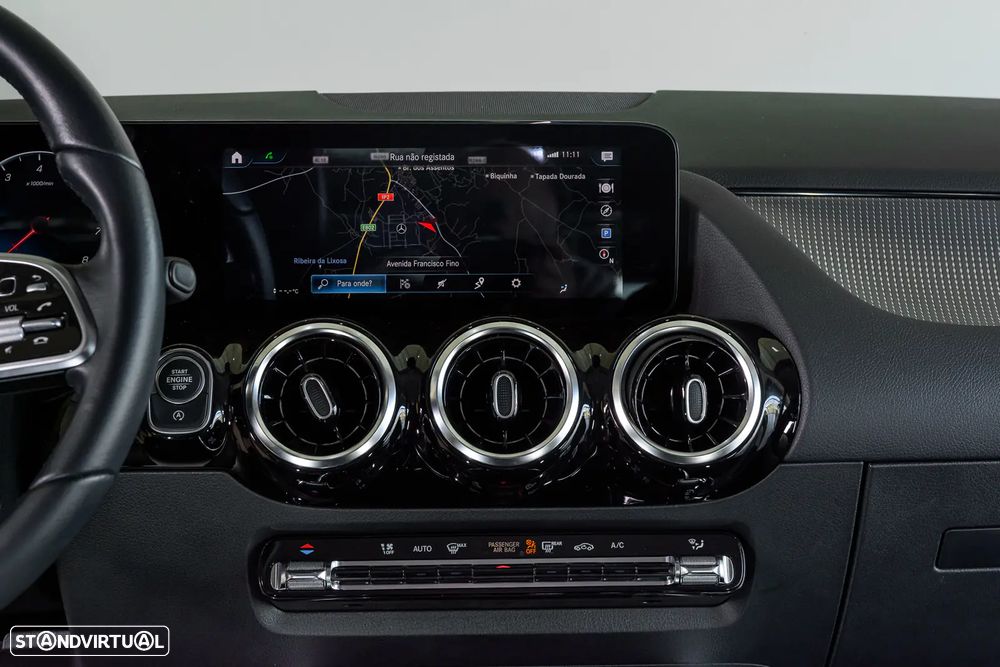 Mercedes-Benz GLA 180 7G-DCT Progressive - 11