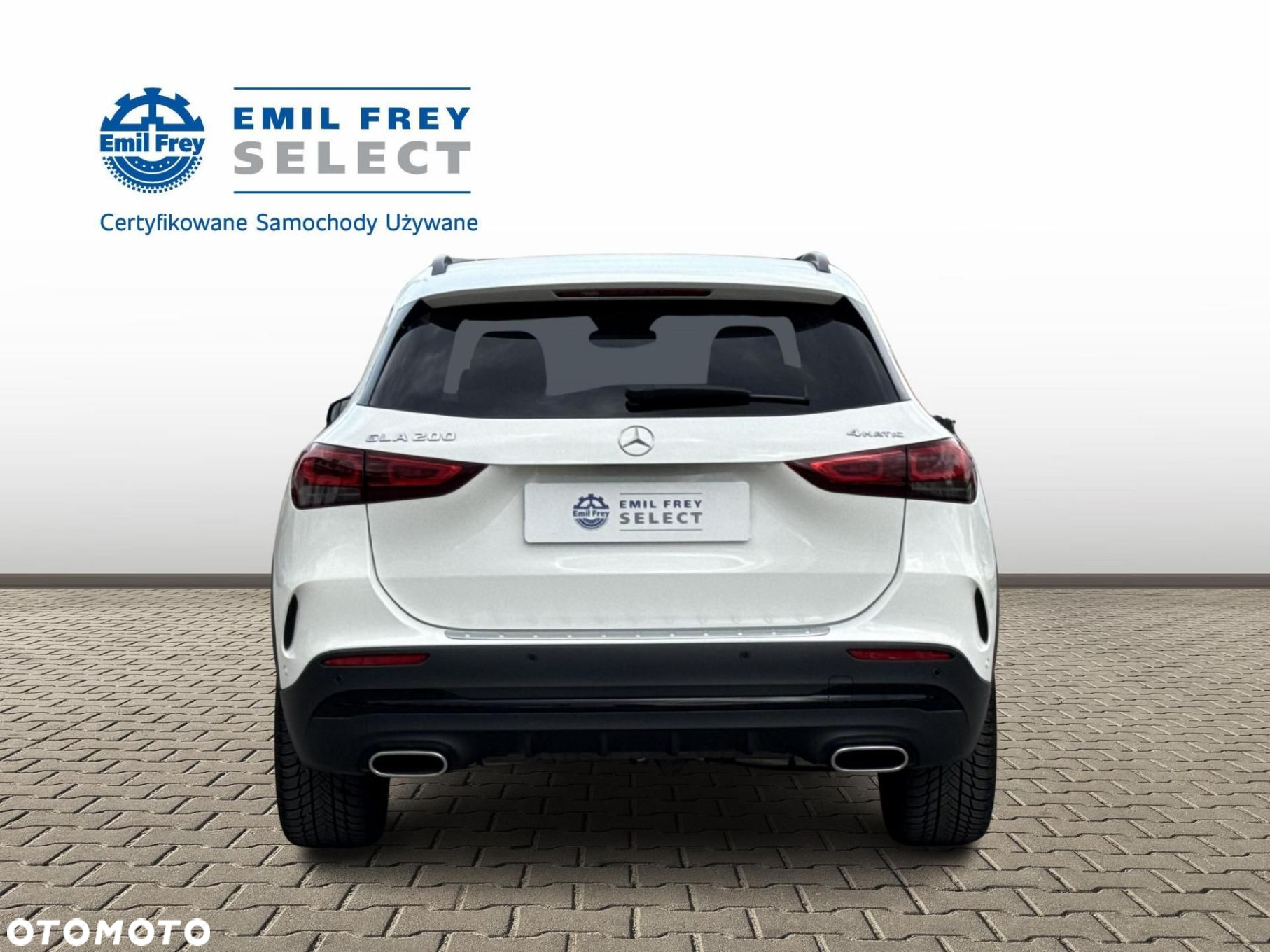 Mercedes-Benz GLA - 4